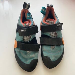 Scarpa Force V climbing shoes